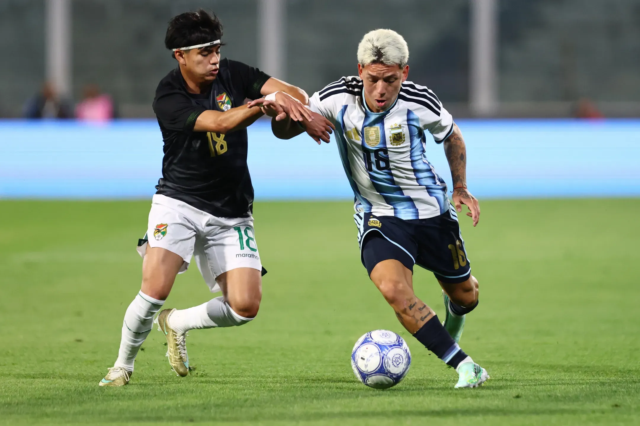 Prestianni titular na goleada da Argentina sobre a Bolívia